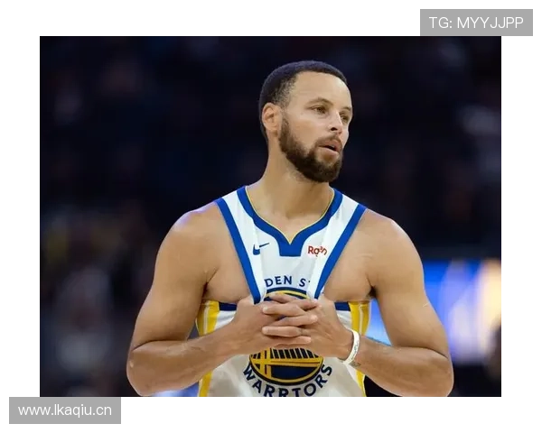 库里训练完直接带娃？这生活差普通家庭太远了吧！