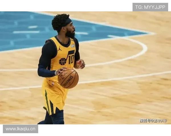 迈克·康利利用挡拆创造得分机会，提升球队关键时刻组织效率